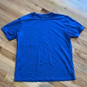 Fabletics t-shirt